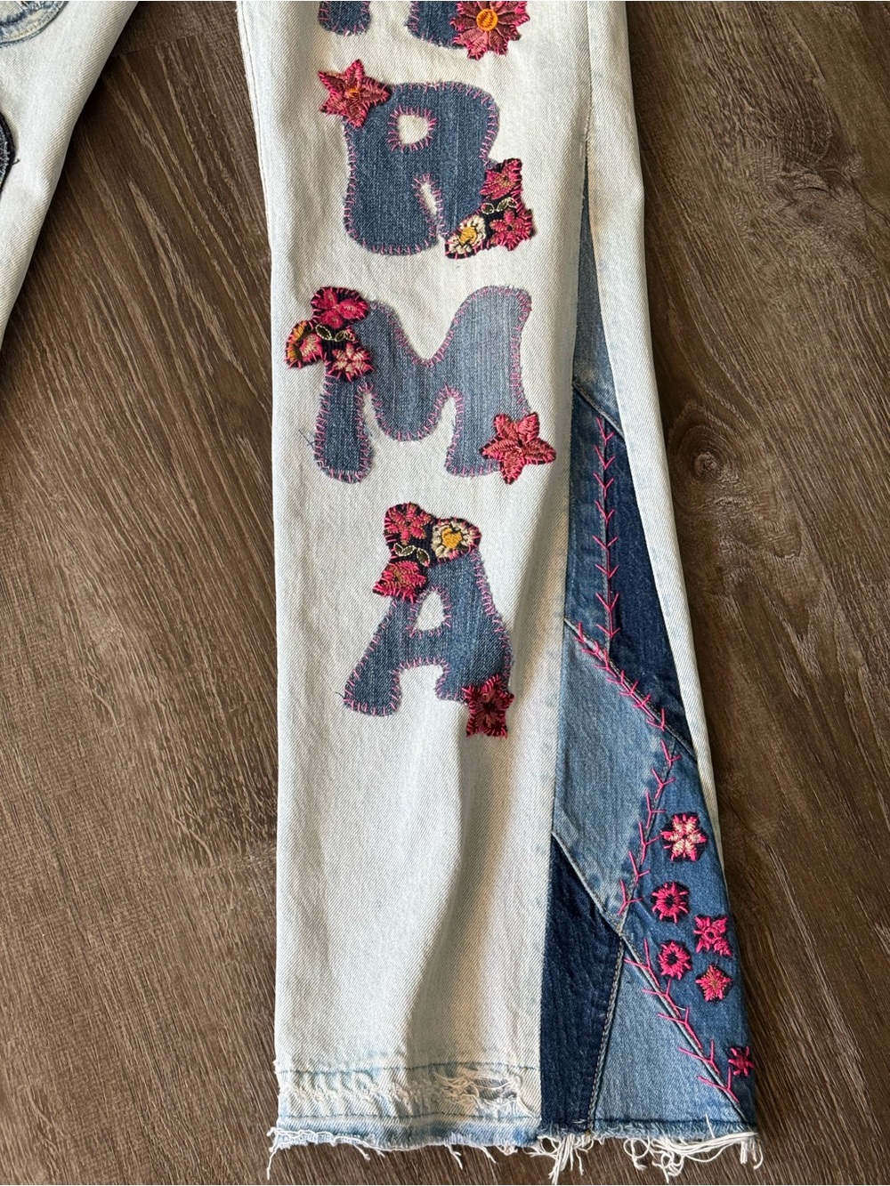 Upcycled Levi’s 501 GOOD KARMA Jeans | Custom Flare Leg | Peace Sign & Eye Art - Picture 3 of 10